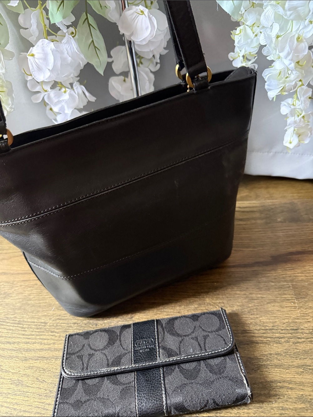 Coach 2 pieces  Black vintage  Leather Shoulder Tote with Signature Wallet